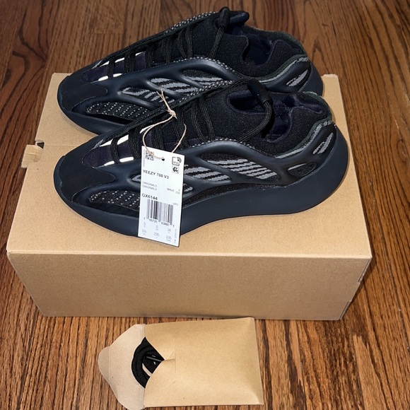 adidas Yeezy 700 V3 Dark Glow (NWT) - Picture 8 of 8